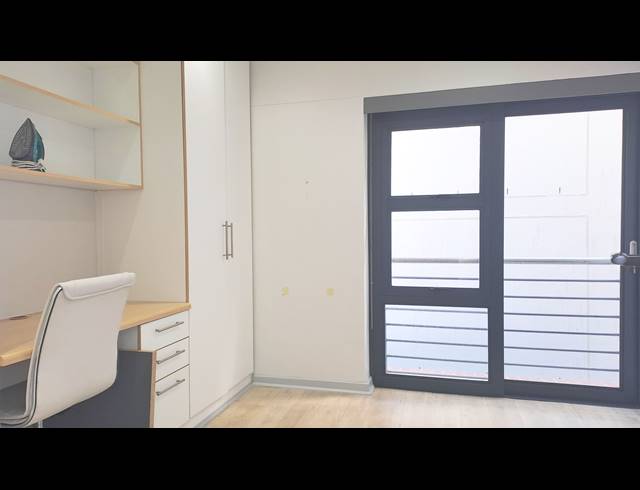 2 bed property to rent in OBSERVATORY